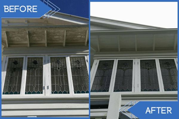 Traditional House Ceiling Pressure Cleaning Before Vs After